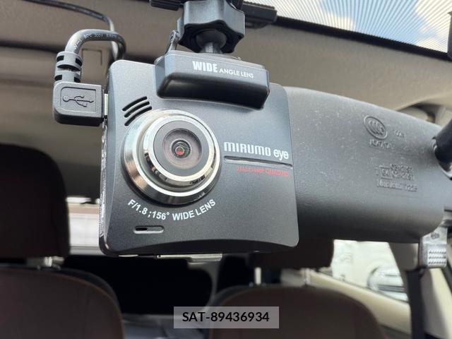 Toyota AQUA 2013-06 8220300-8