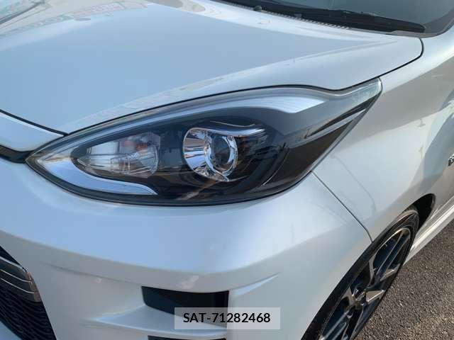 Toyota AQUA 2021-03 8220312-13