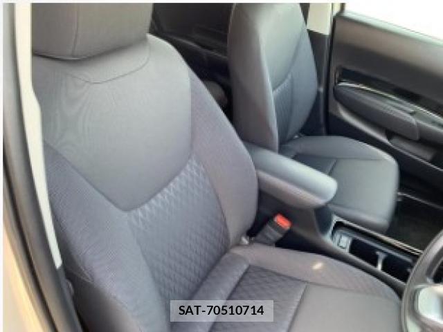 Toyota AQUA 2026-03 8220339-14