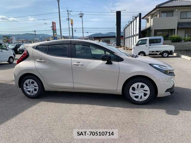 Toyota AQUA 2026-03 8220339-4