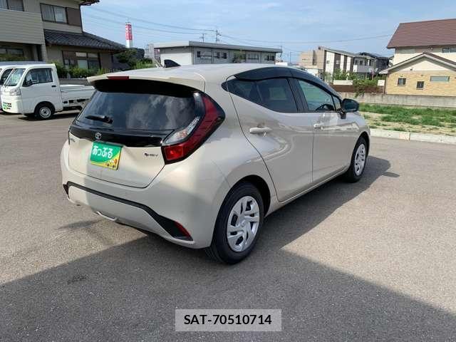 Toyota AQUA 2026-03 8220339-5