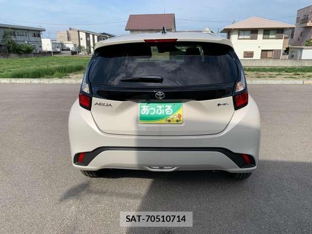Toyota AQUA 2026-03 8220339-6