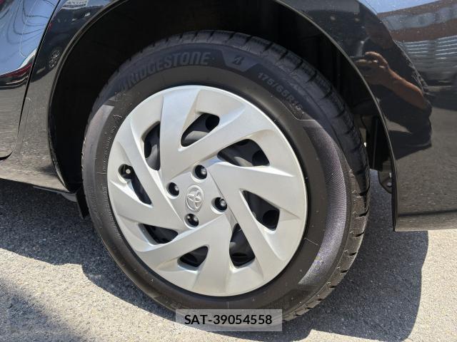 Toyota AQUA 2017-12 8220697-15