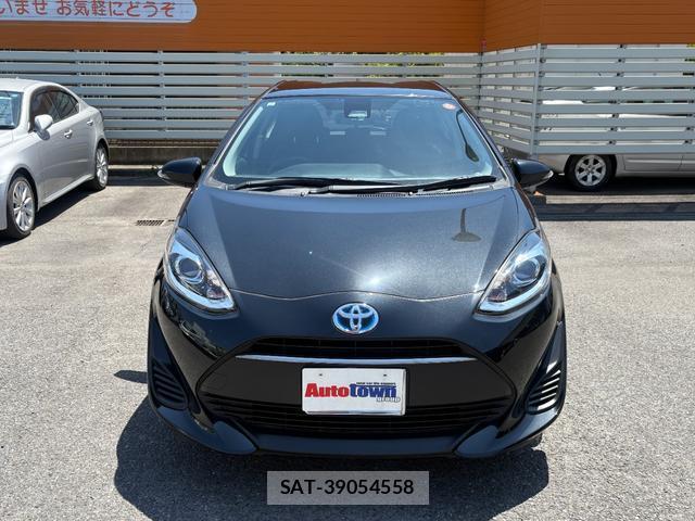 Toyota AQUA 2017-12 8220697-17