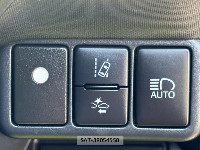 Toyota AQUA 2017-12 8220697-8