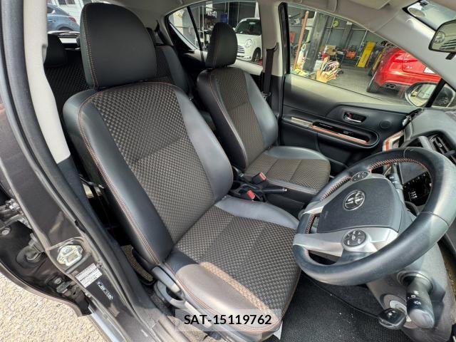 Toyota AQUA 2015-07 8220733-5