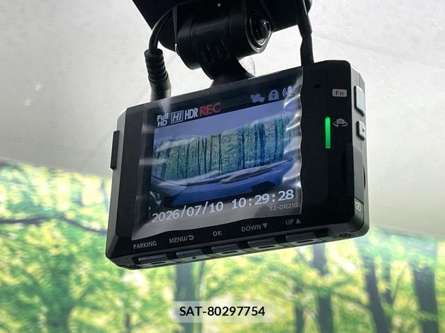 Toyota AQUA 2024-03 8220747-5