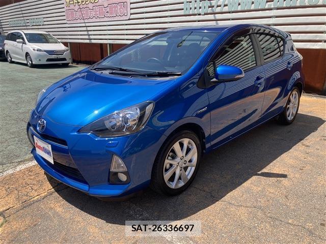 Toyota AQUA 2013-07 8220939-0