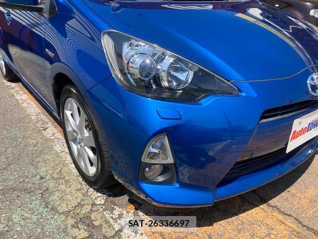 Toyota AQUA 2013-07 8220939-17