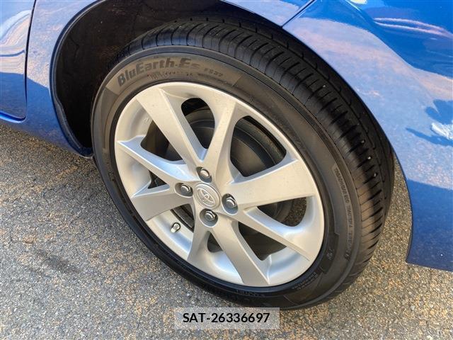 Toyota AQUA 2013-07 8220939-19