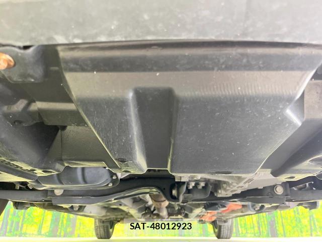 Toyota AQUA 2013-07 8220968-15