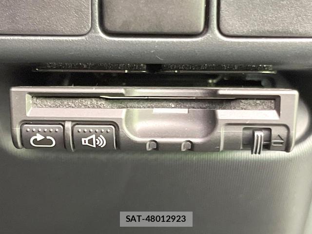 Toyota AQUA 2013-07 8220968-4