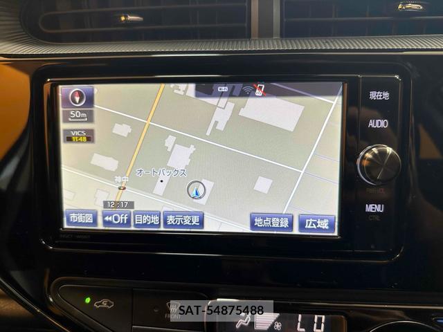 Toyota AQUA 2018-05 8221036-1