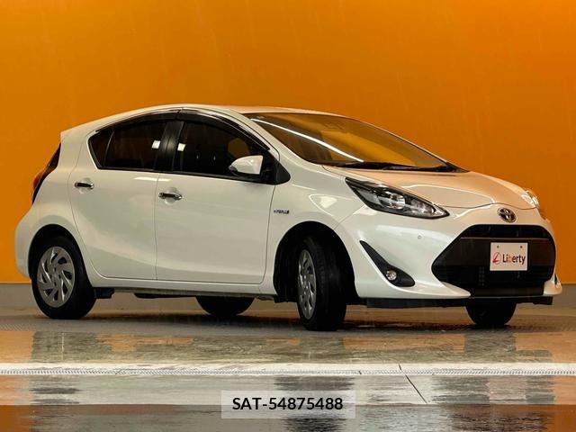 Toyota AQUA 2018-05 8221036-10