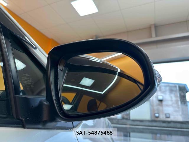 Toyota AQUA 2018-05 8221036-13