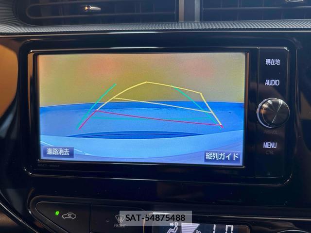 Toyota AQUA 2018-05 8221036-2