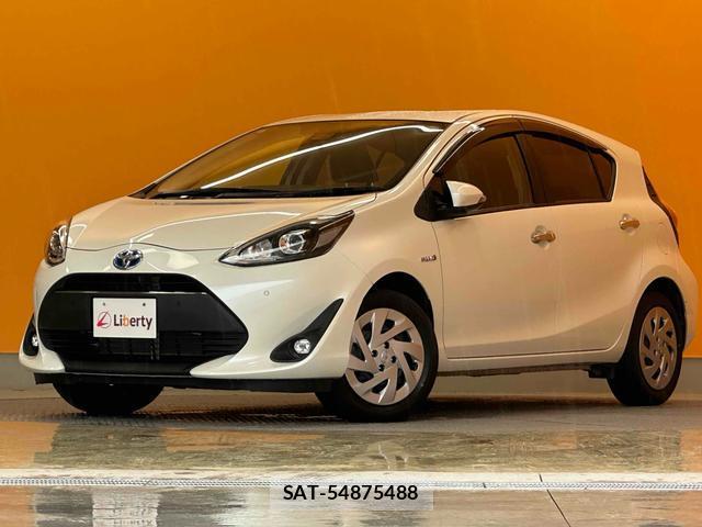 Toyota AQUA 2018-05 8221036-4