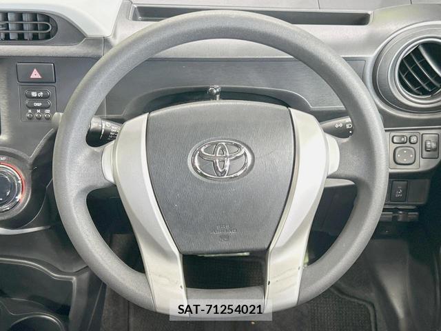 Toyota AQUA 2014-03 8221064-10