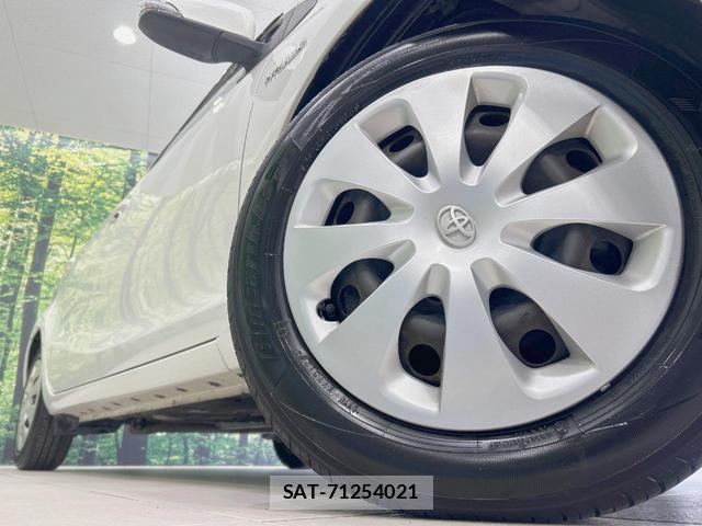 Toyota AQUA 2014-03 8221064-12