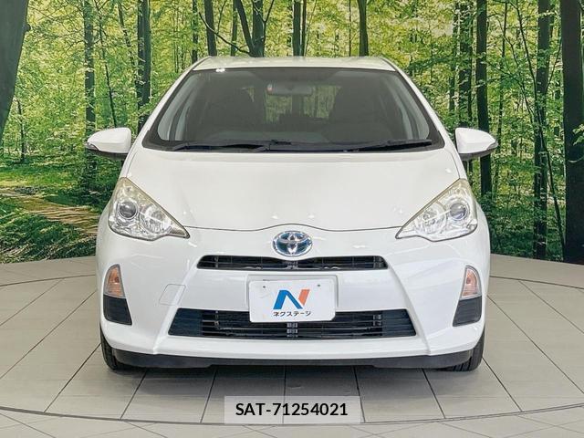 Toyota AQUA 2014-03 8221064-13