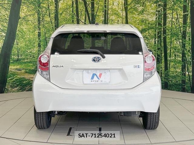 Toyota AQUA 2014-03 8221064-14