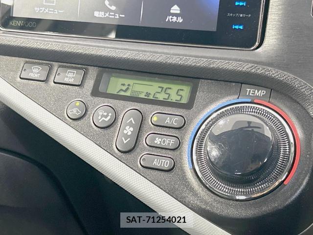 Toyota AQUA 2014-03 8221064-5