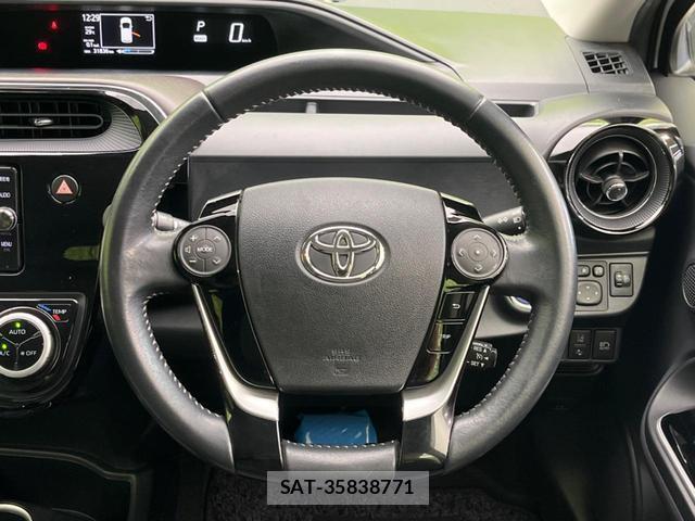 Toyota AQUA 2017-06 8221143-10