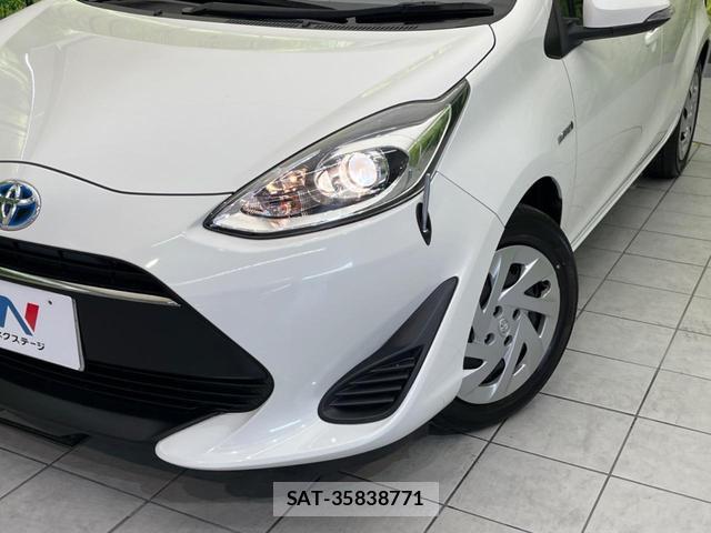 Toyota AQUA 2017-06 8221143-11