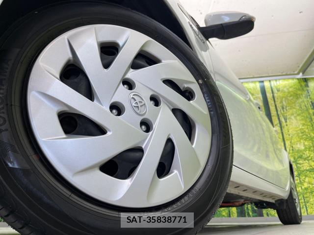 Toyota AQUA 2017-06 8221143-12
