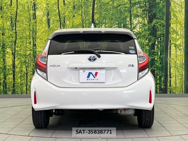 Toyota AQUA 2017-06 8221143-14