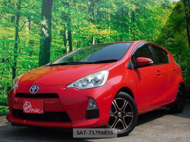 Toyota AQUA 2014-02 8221161-0
