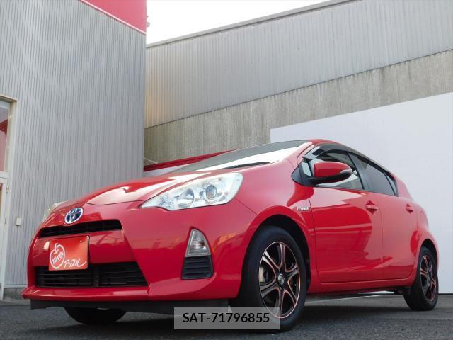 Toyota AQUA 2014-02 8221161-12