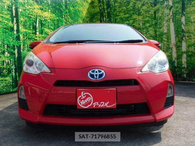 Toyota AQUA 2014-02 8221161-9