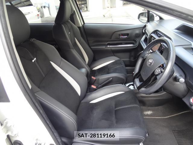 Toyota AQUA 2014-05 8221259-11