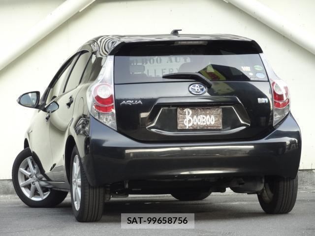Toyota AQUA 2012-03 8221260-10