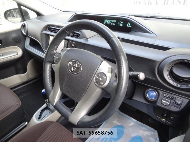 Toyota AQUA 2012-03 8221260-11