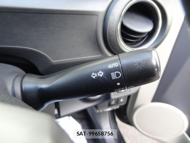 Toyota AQUA 2012-03 8221260-16