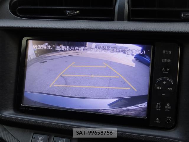 Toyota AQUA 2012-03 8221260-7
