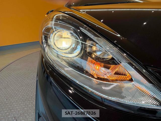 Toyota AQUA 2017-07 8221305-13
