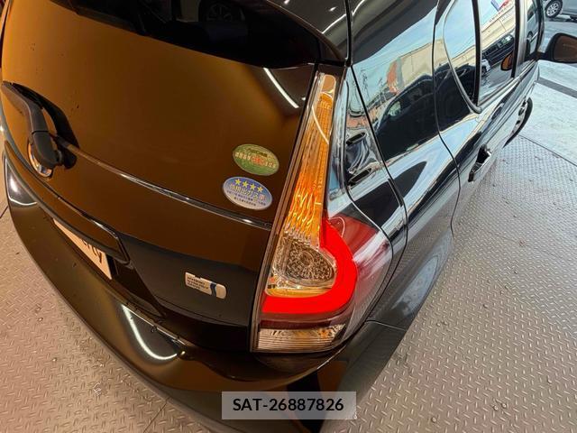Toyota AQUA 2017-07 8221305-14