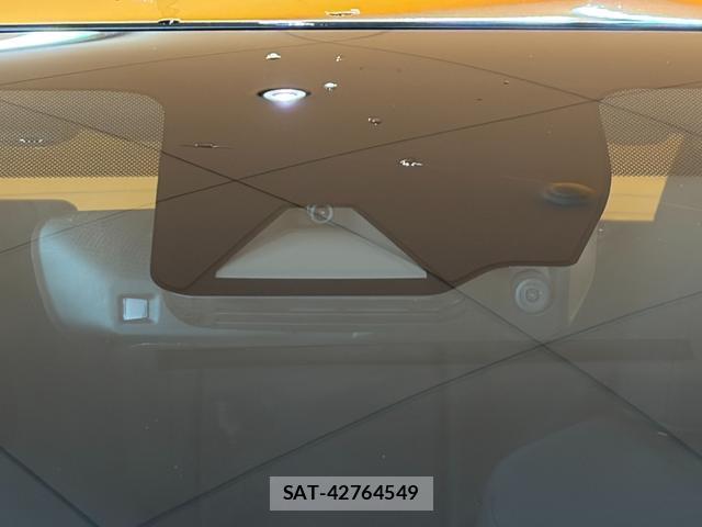Toyota AQUA 2025-04 8221308-11