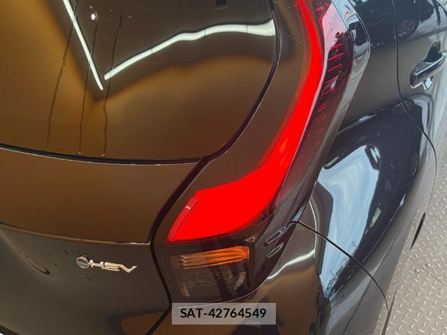 Toyota AQUA 2025-04 8221308-14