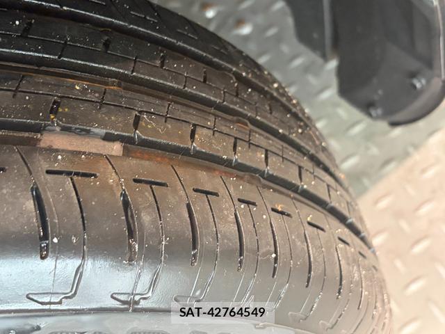 Toyota AQUA 2025-04 8221308-16