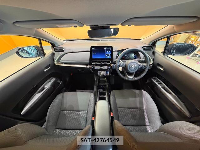 Toyota AQUA 2025-04 8221308-17