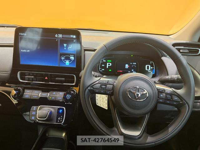 Toyota AQUA 2025-04 8221308-18