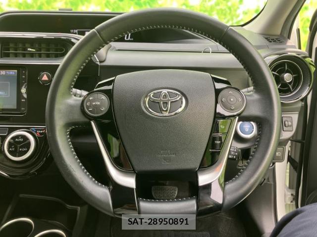 Toyota AQUA 2018-10 8221672-15