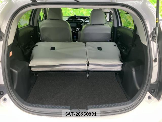 Toyota AQUA 2018-10 8221672-6