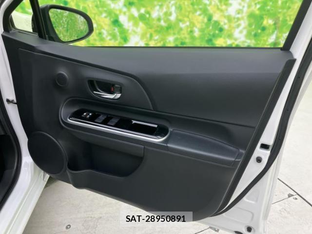 Toyota AQUA 2018-10 8221672-7