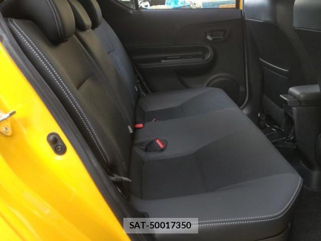 Toyota AQUA 2014-01 8221680-5