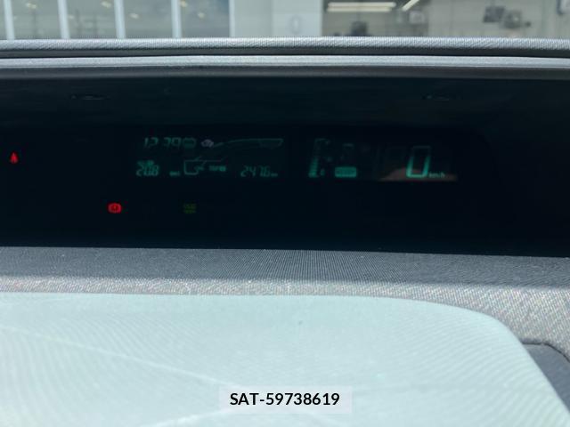 Toyota AQUA 2013-06 8221688-15